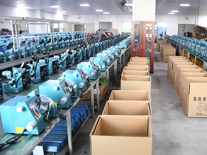 昆雕磨刀機組裝車（chē）間