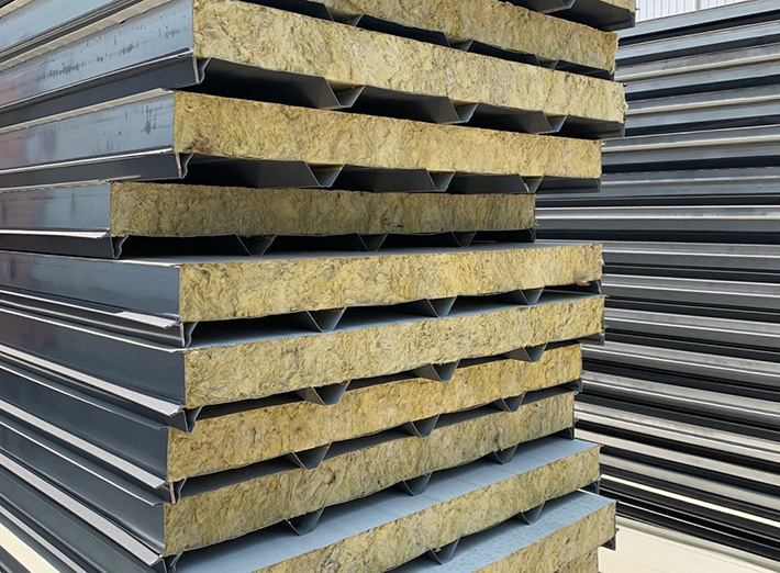 彩鋼岩棉防火夾芯板.jpg 彩鋼(gāng)岩棉(mián)防火夾芯板.jpg