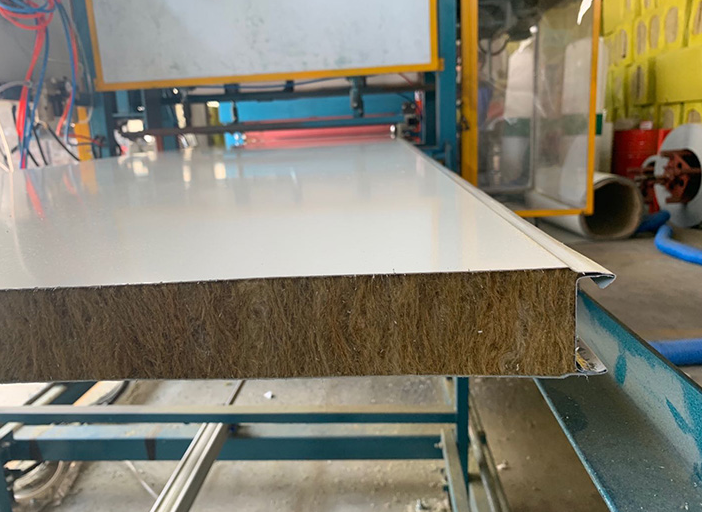 岩棉（mián）夾芯板